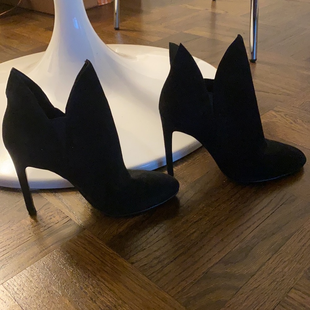 Unique black suede booties!